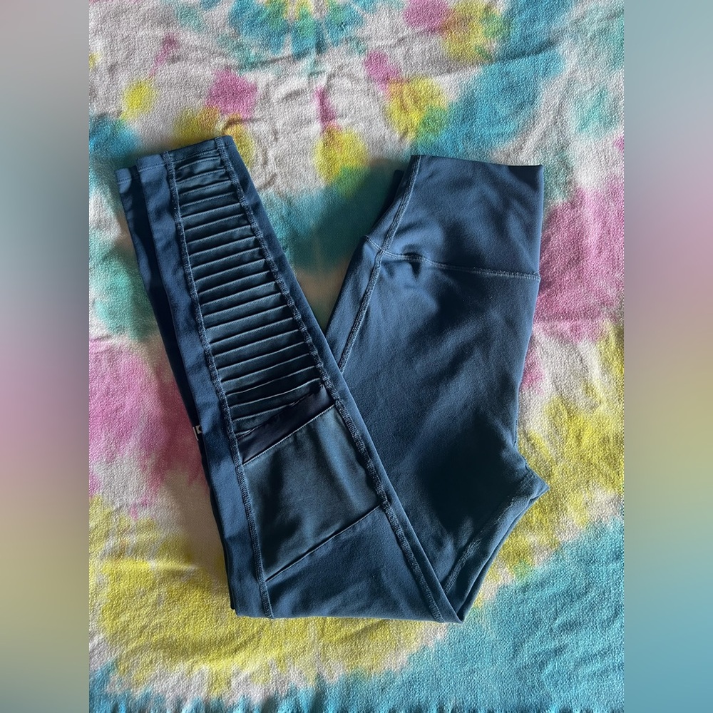 ALO Yoga blue moto leggings (Large)